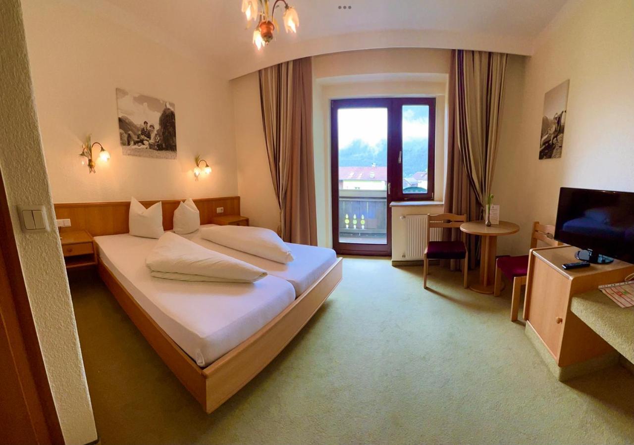 Hotel Zum Lamm Tarrenz Εξωτερικό φωτογραφία