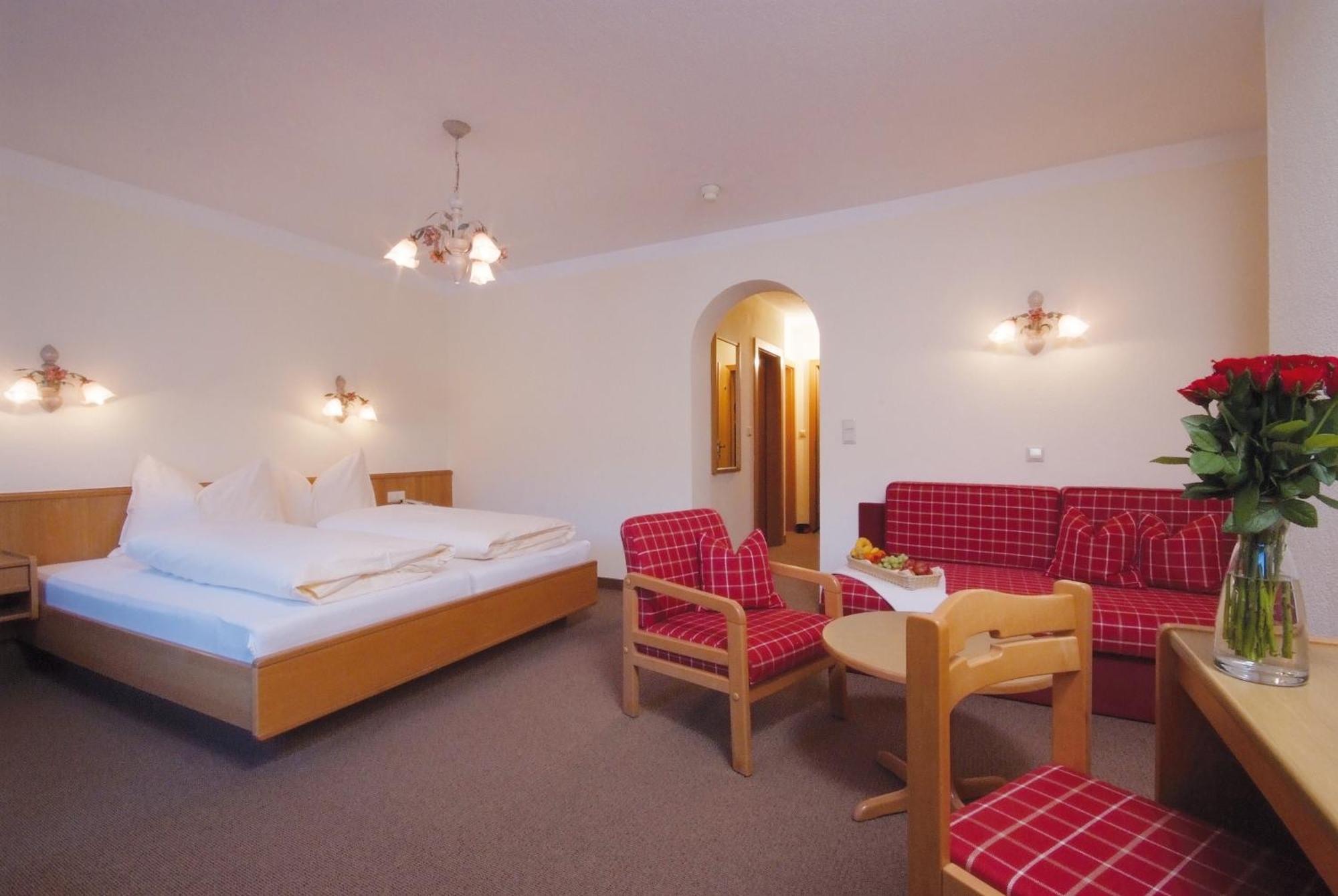 Hotel Zum Lamm Tarrenz Εξωτερικό φωτογραφία