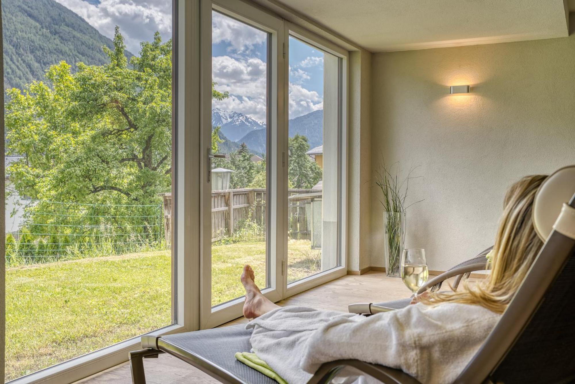 Hotel Zum Lamm Tarrenz Εξωτερικό φωτογραφία