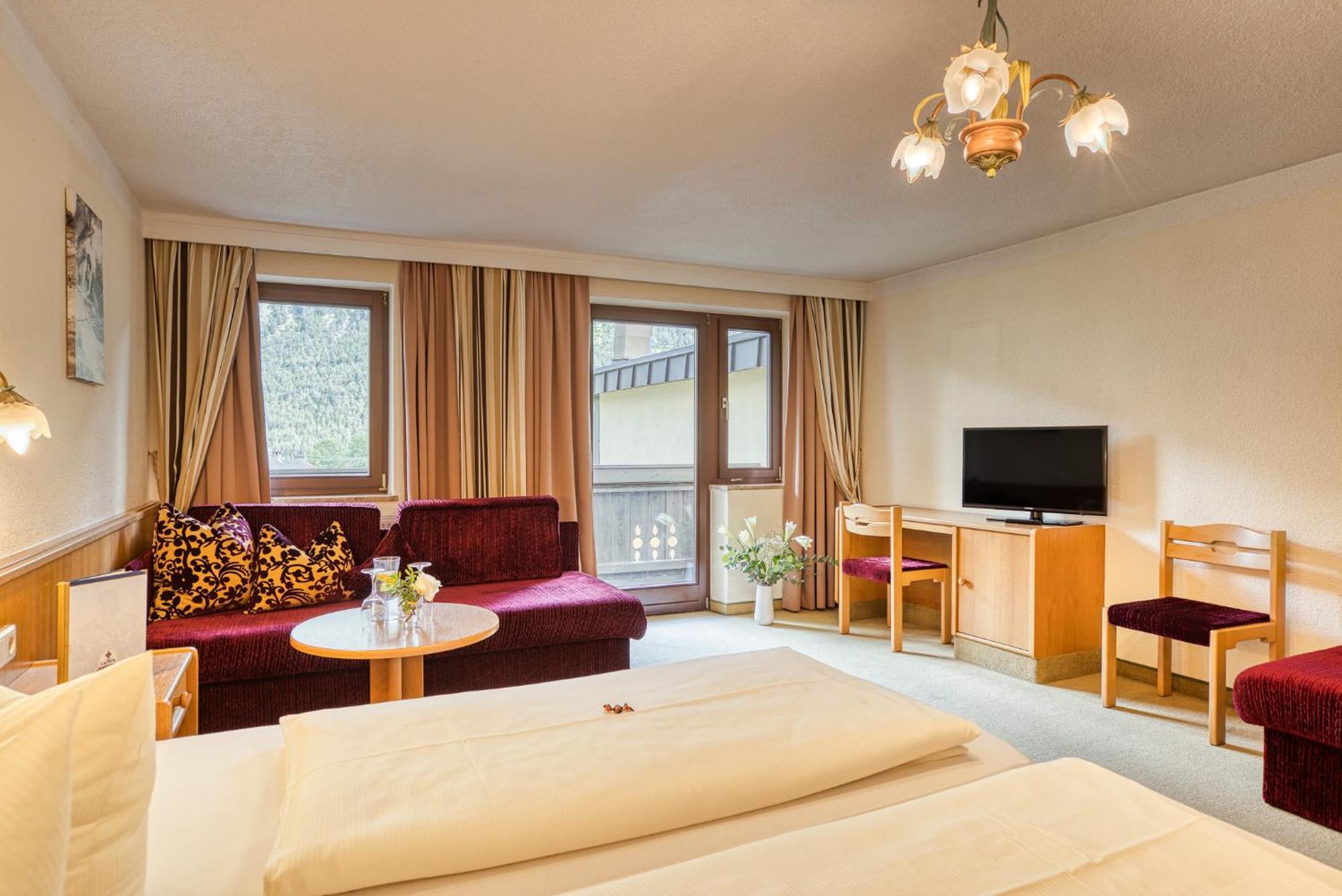 Hotel Zum Lamm Tarrenz Εξωτερικό φωτογραφία