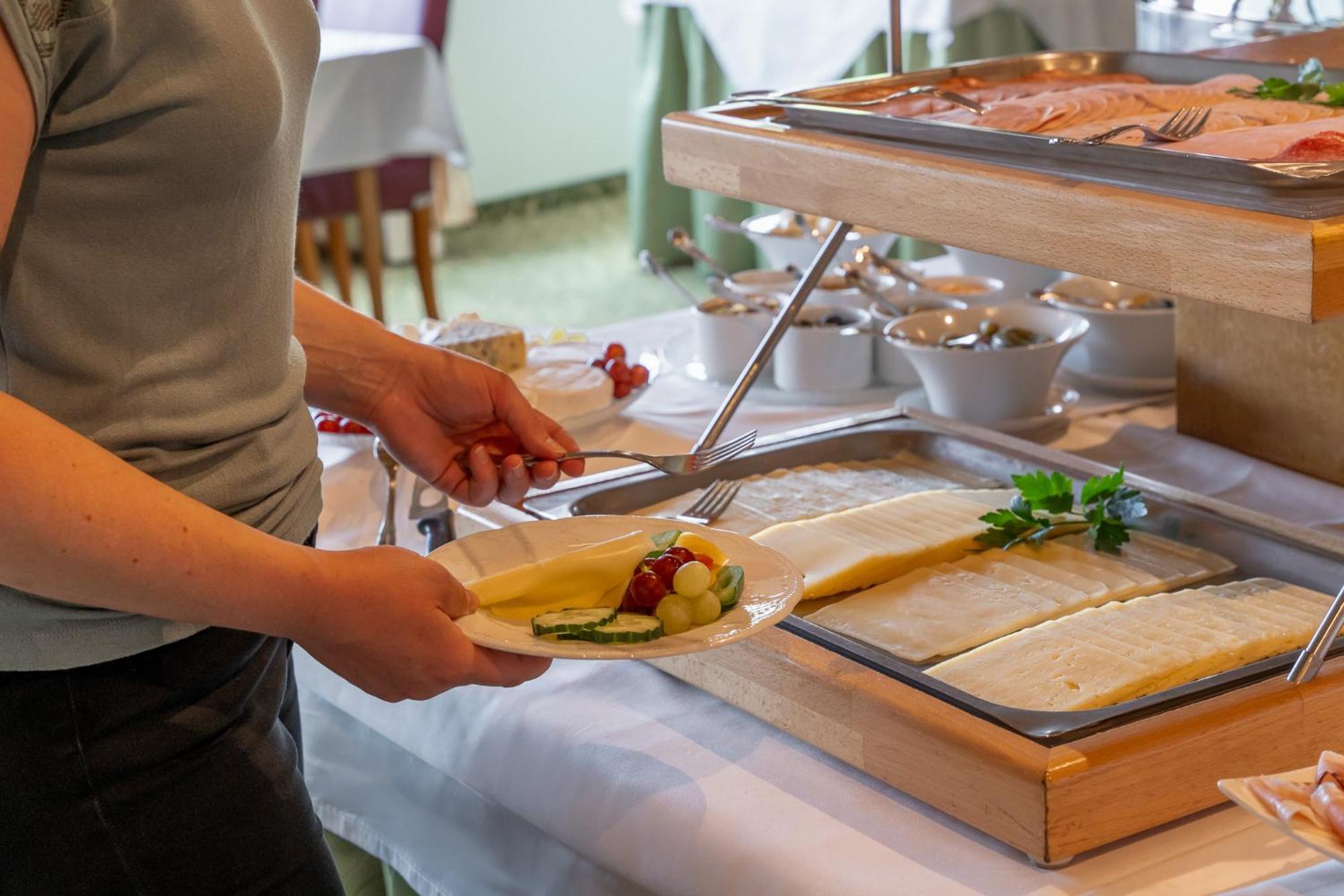 Hotel Zum Lamm Tarrenz Εξωτερικό φωτογραφία
