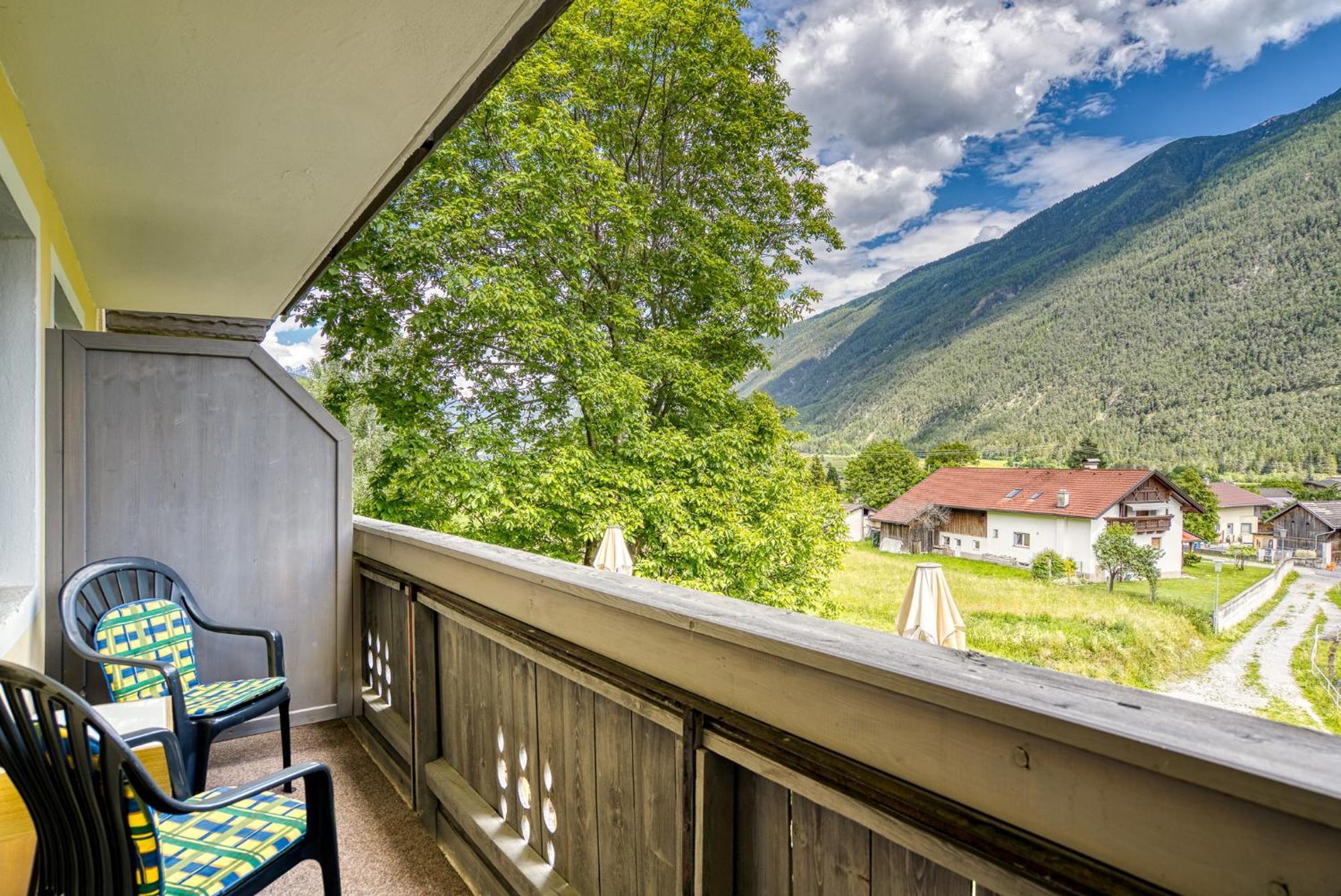 Hotel Zum Lamm Tarrenz Εξωτερικό φωτογραφία