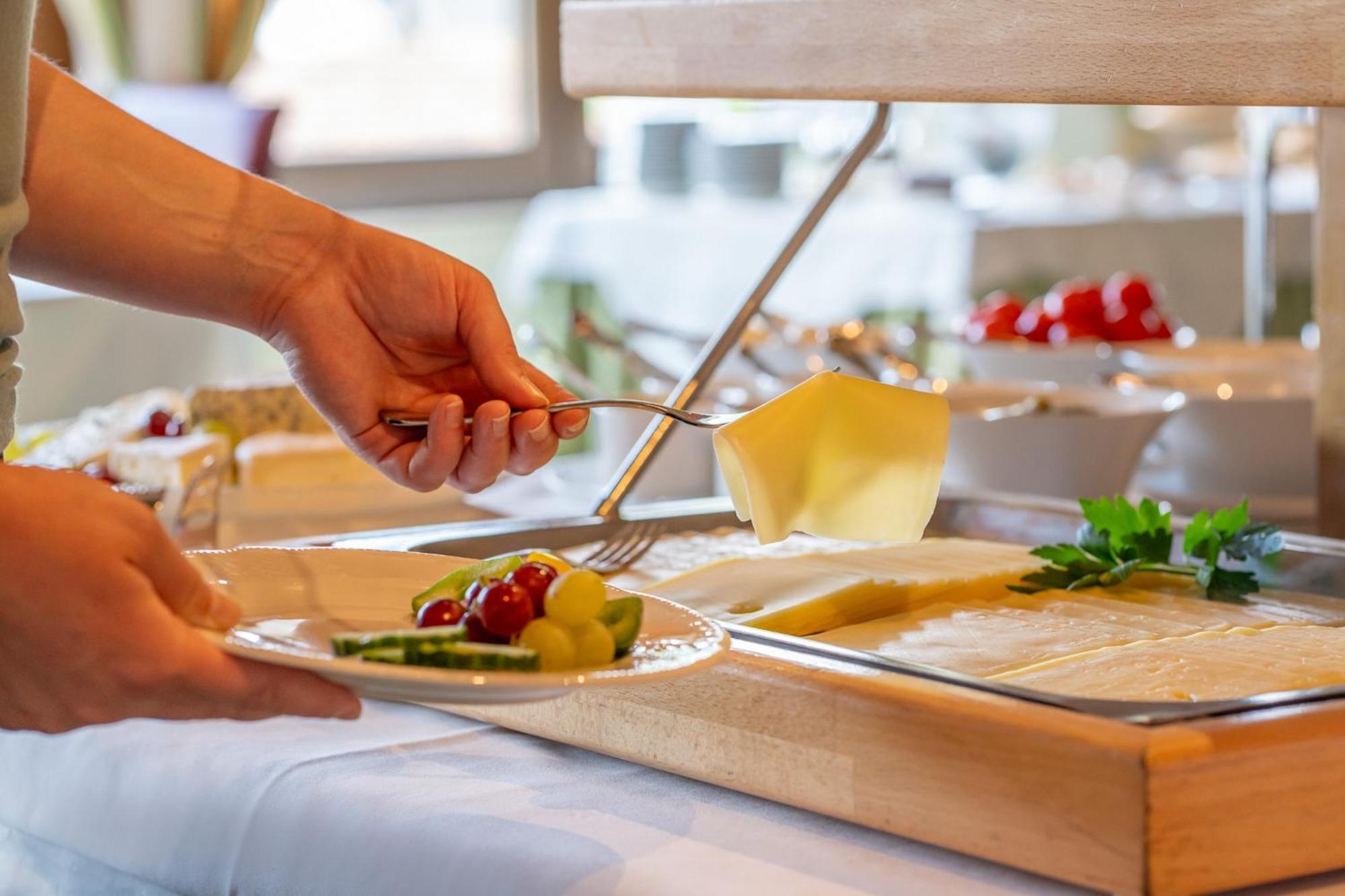 Hotel Zum Lamm Tarrenz Εξωτερικό φωτογραφία
