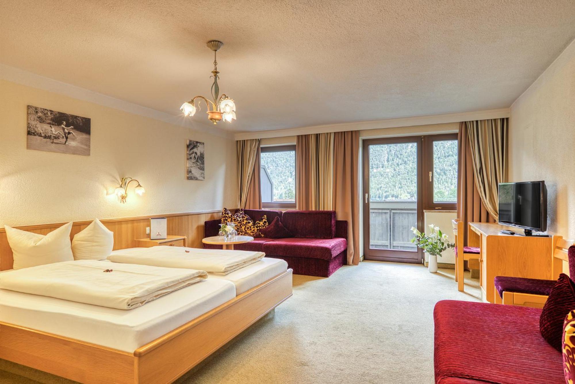 Hotel Zum Lamm Tarrenz Εξωτερικό φωτογραφία