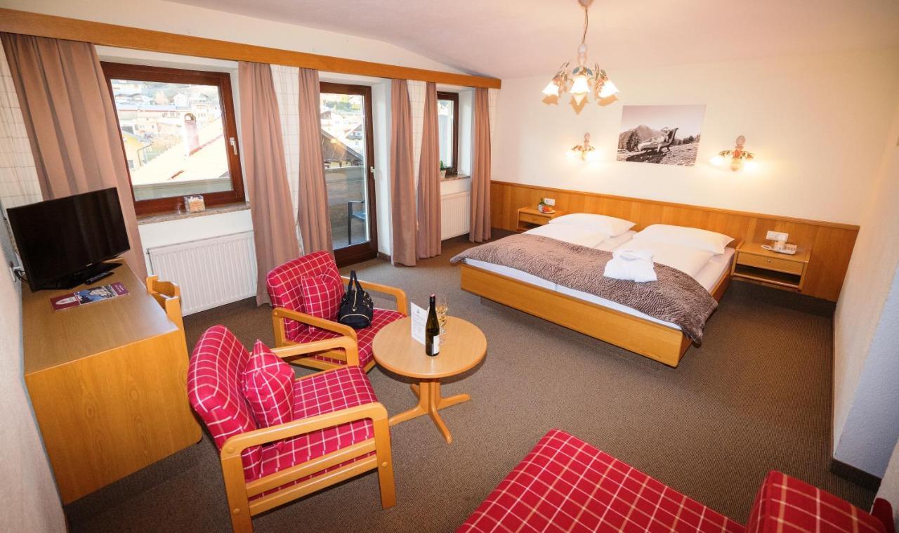 Hotel Zum Lamm Tarrenz Εξωτερικό φωτογραφία